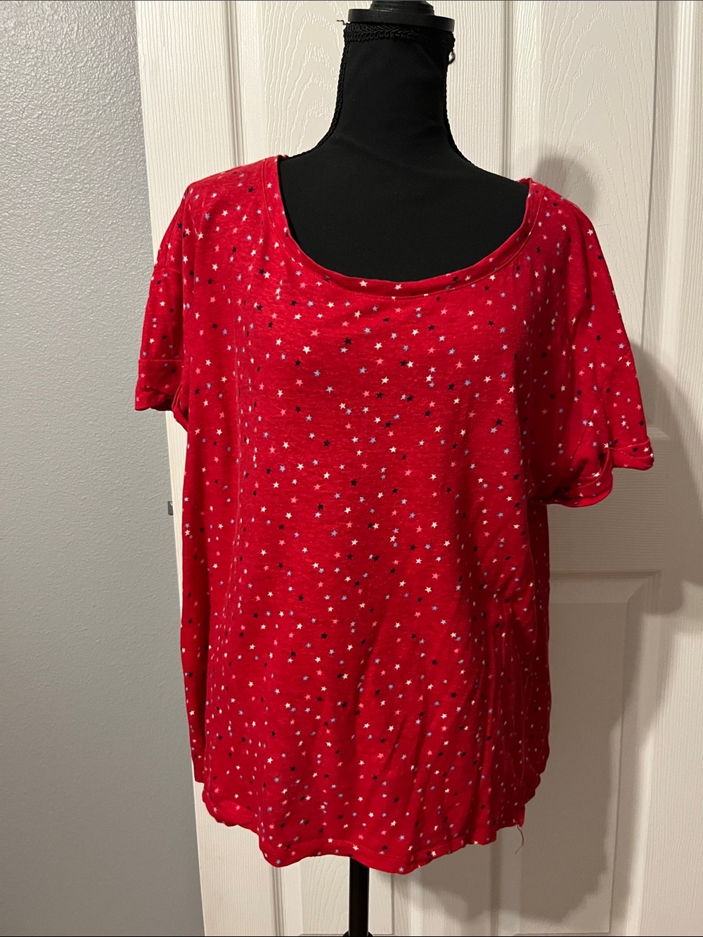Talbots Red Short Sleeve Scoop Neck Star Print Top